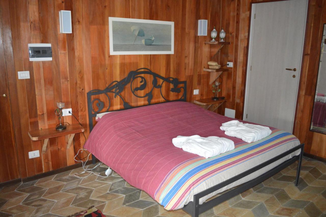 Bed and Breakfast L'uovo e la faina Busca Esterno foto